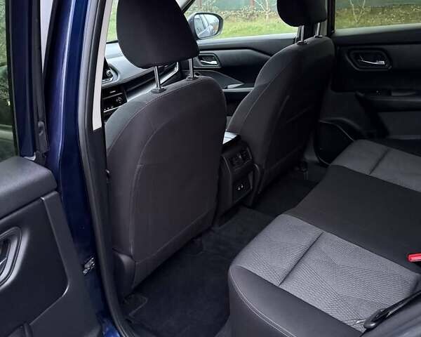 Синий Ниссан Rogue, объемом двигателя 1.5 л и пробегом 6 тыс. км за 25400 $, фото 16 на Automoto.ua