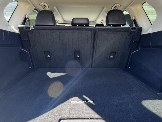 Синий Ниссан Rogue, объемом двигателя 1.5 л и пробегом 3 тыс. км за 24200 $, фото 23 на Automoto.ua