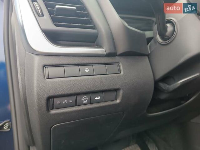 Синий Ниссан Rogue, объемом двигателя 1.5 л и пробегом 6 тыс. км за 25400 $, фото 17 на Automoto.ua