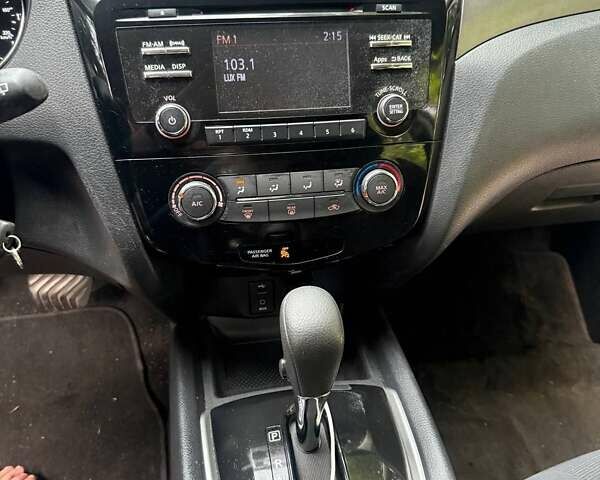 Зеленый Ниссан Rogue, объемом двигателя 2.49 л и пробегом 336 тыс. км за 10500 $, фото 17 на Automoto.ua