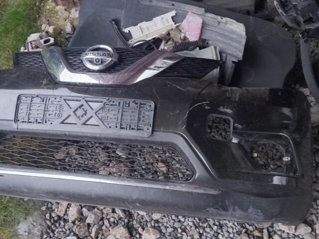 Зеленый Ниссан Rogue, объемом двигателя 2.5 л и пробегом 140 тыс. км за 7000 $, фото 7 на Automoto.ua