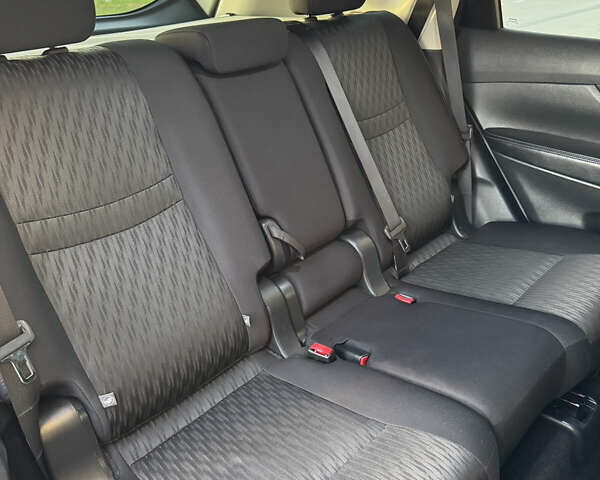 Зелений Ніссан Rogue, об'ємом двигуна 2.49 л та пробігом 175 тис. км за 14999 $, фото 4 на Automoto.ua