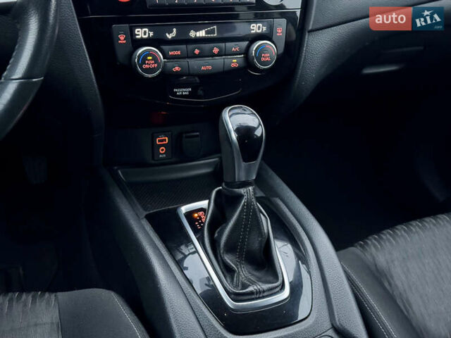 Зелений Ніссан Rogue, об'ємом двигуна 2.49 л та пробігом 172 тис. км за 13999 $, фото 21 на Automoto.ua