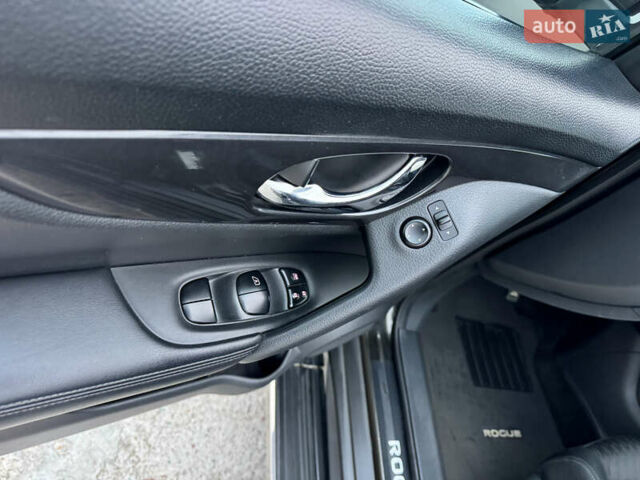 Зелений Ніссан Rogue, об'ємом двигуна 2.49 л та пробігом 172 тис. км за 13999 $, фото 33 на Automoto.ua