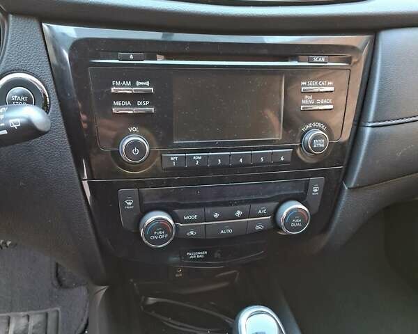 Зелений Ніссан Rogue, об'ємом двигуна 2 л та пробігом 126 тис. км за 15200 $, фото 5 на Automoto.ua