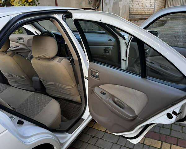 Білий Ніссан Сентра, об'ємом двигуна 1.77 л та пробігом 273 тис. км за 4500 $, фото 11 на Automoto.ua