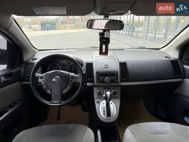 Белый Ниссан Сентра, объемом двигателя 2 л и пробегом 130 тыс. км за 5999 $, фото 4 на Automoto.ua