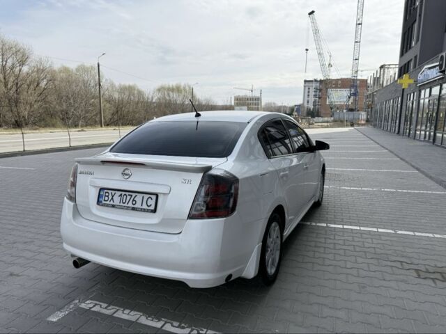 Белый Ниссан Сентра, объемом двигателя 2 л и пробегом 132 тыс. км за 6000 $, фото 2 на Automoto.ua