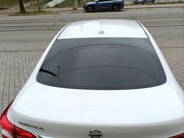 Белый Ниссан Сентра, объемом двигателя 1.8 л и пробегом 100 тыс. км за 9500 $, фото 3 на Automoto.ua