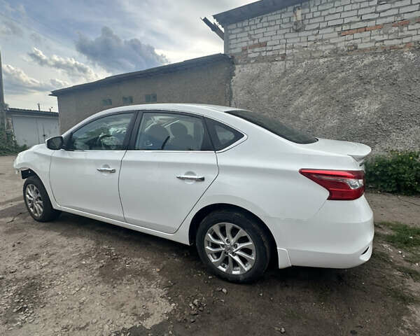 Белый Ниссан Сентра, объемом двигателя 1.8 л и пробегом 95 тыс. км за 5600 $, фото 2 на Automoto.ua