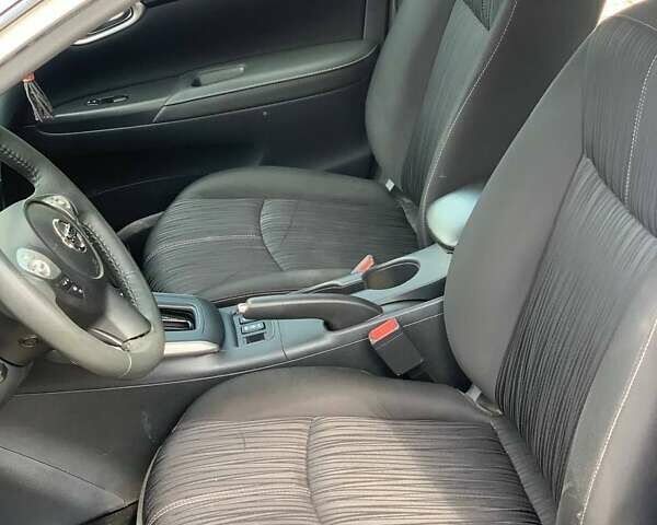 Белый Ниссан Сентра, объемом двигателя 1.8 л и пробегом 40 тыс. км за 12000 $, фото 8 на Automoto.ua