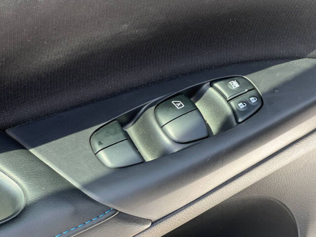 Белый Ниссан Сентра, объемом двигателя 1.8 л и пробегом 34 тыс. км за 13300 $, фото 7 на Automoto.ua