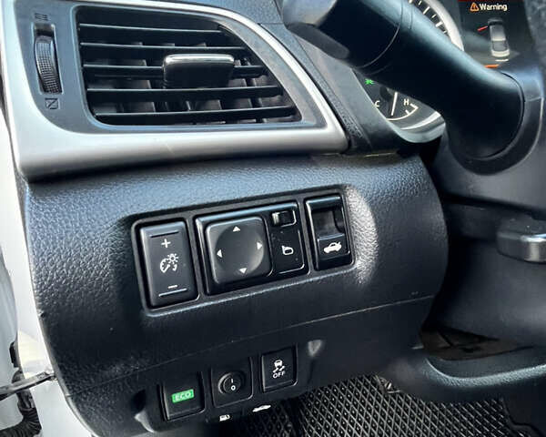 Білий Ніссан Сентра, об'ємом двигуна 1.8 л та пробігом 67 тис. км за 10700 $, фото 12 на Automoto.ua