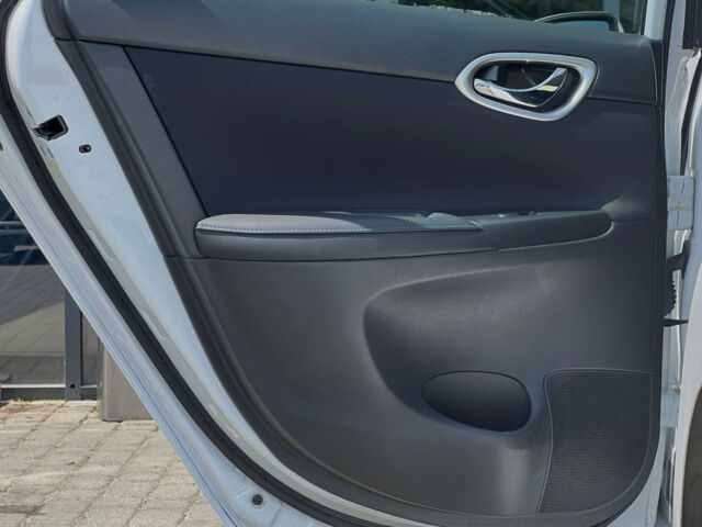 Белый Ниссан Сентра, объемом двигателя 1.8 л и пробегом 34 тыс. км за 13300 $, фото 17 на Automoto.ua