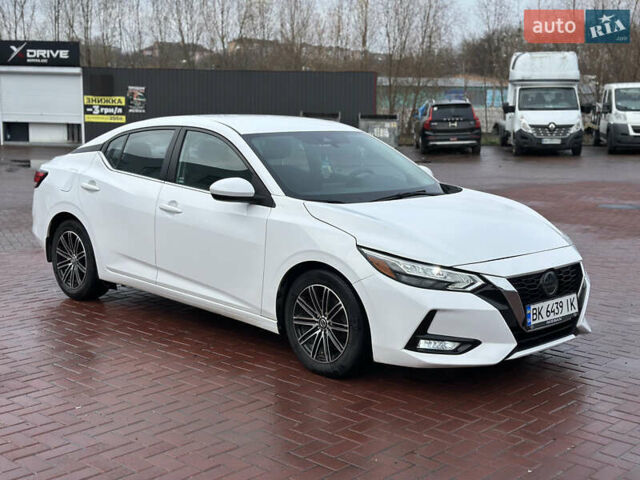 Белый Ниссан Сентра, объемом двигателя 2 л и пробегом 99 тыс. км за 12900 $, фото 1 на Automoto.ua