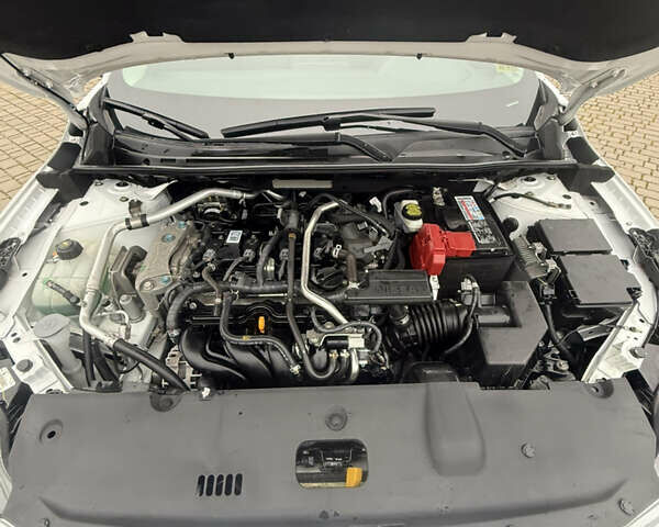 Белый Ниссан Сентра, объемом двигателя 2 л и пробегом 48 тыс. км за 14300 $, фото 16 на Automoto.ua