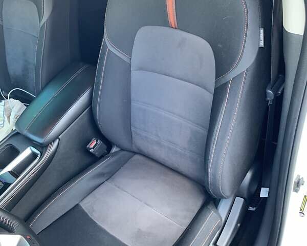 Білий Ніссан Сентра, об'ємом двигуна 2 л та пробігом 93 тис. км за 15600 $, фото 12 на Automoto.ua