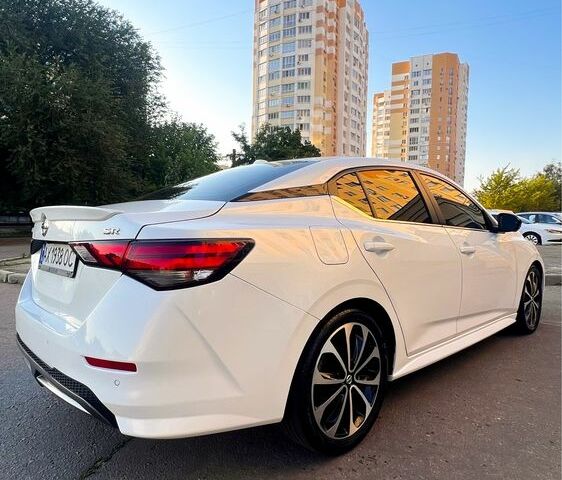 Белый Ниссан Сентра, объемом двигателя 2 л и пробегом 72 тыс. км за 14800 $, фото 4 на Automoto.ua