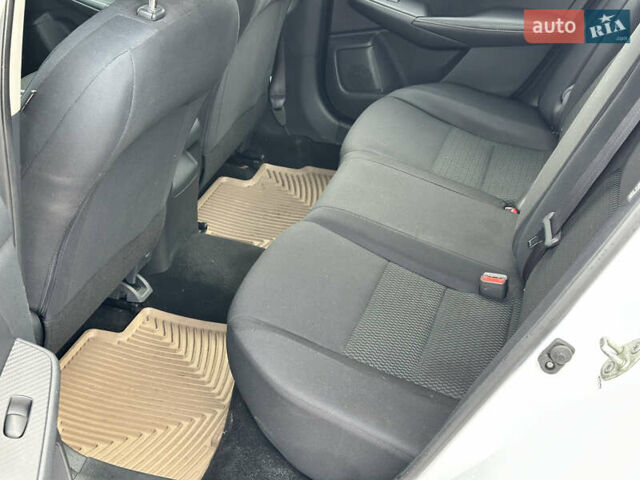 Белый Ниссан Сентра, объемом двигателя 2 л и пробегом 99 тыс. км за 12900 $, фото 17 на Automoto.ua