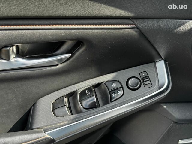 Білий Ніссан Сентра, об'ємом двигуна 2 л та пробігом 72 тис. км за 15990 $, фото 9 на Automoto.ua