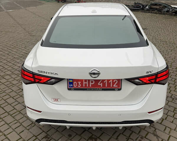 Белый Ниссан Сентра, объемом двигателя 2 л и пробегом 48 тыс. км за 14300 $, фото 3 на Automoto.ua