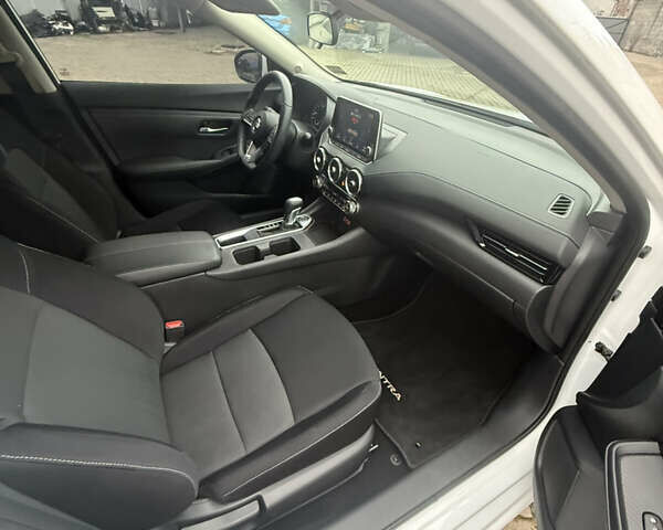 Белый Ниссан Сентра, объемом двигателя 2 л и пробегом 48 тыс. км за 14300 $, фото 14 на Automoto.ua