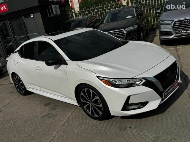 Білий Ніссан Сентра, об'ємом двигуна 2 л та пробігом 72 тис. км за 15990 $, фото 6 на Automoto.ua