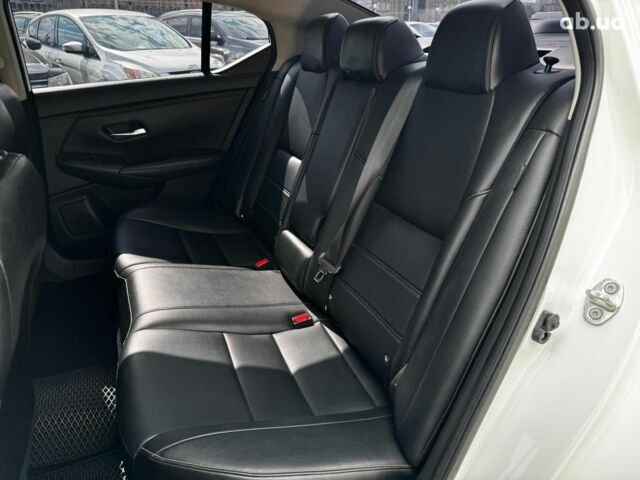 Білий Ніссан Сентра, об'ємом двигуна 2 л та пробігом 72 тис. км за 15990 $, фото 23 на Automoto.ua