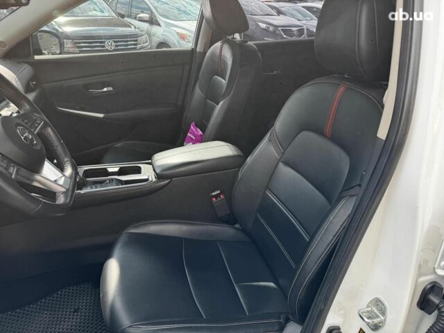 Білий Ніссан Сентра, об'ємом двигуна 2 л та пробігом 72 тис. км за 15990 $, фото 24 на Automoto.ua