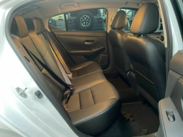 Білий Ніссан Сентра, об'ємом двигуна 2 л та пробігом 24 тис. км за 5100 $, фото 9 на Automoto.ua