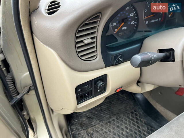 Бежевый Ниссан Сентра, объемом двигателя 1.8 л и пробегом 320 тыс. км за 2100 $, фото 7 на Automoto.ua