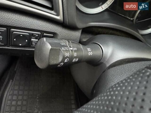 Чорний Ніссан Сентра, об'ємом двигуна 1.6 л та пробігом 195 тис. км за 8600 $, фото 31 на Automoto.ua