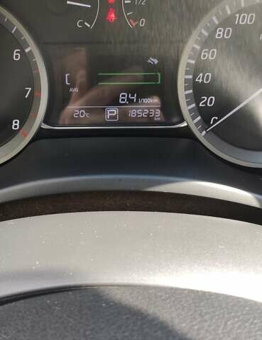 Черный Ниссан Сентра, объемом двигателя 1.6 л и пробегом 185 тыс. км за 10200 $, фото 4 на Automoto.ua