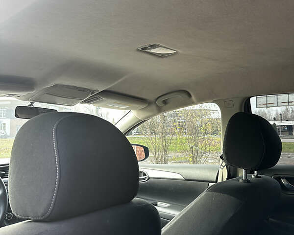 Черный Ниссан Сентра, объемом двигателя 1.8 л и пробегом 145 тыс. км за 7800 $, фото 15 на Automoto.ua