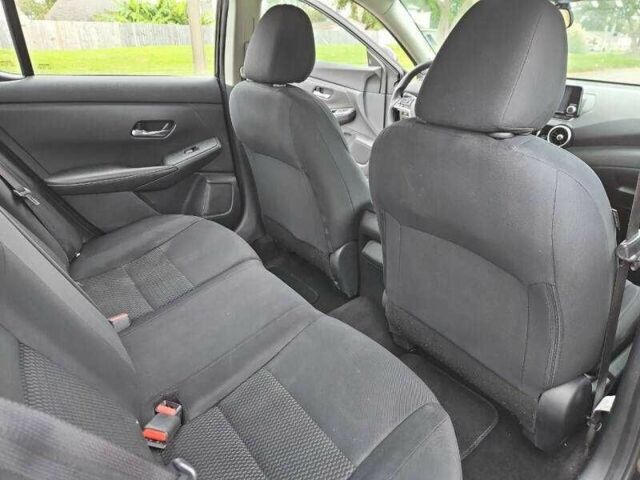 Черный Ниссан Сентра, объемом двигателя 2 л и пробегом 32 тыс. км за 2700 $, фото 9 на Automoto.ua