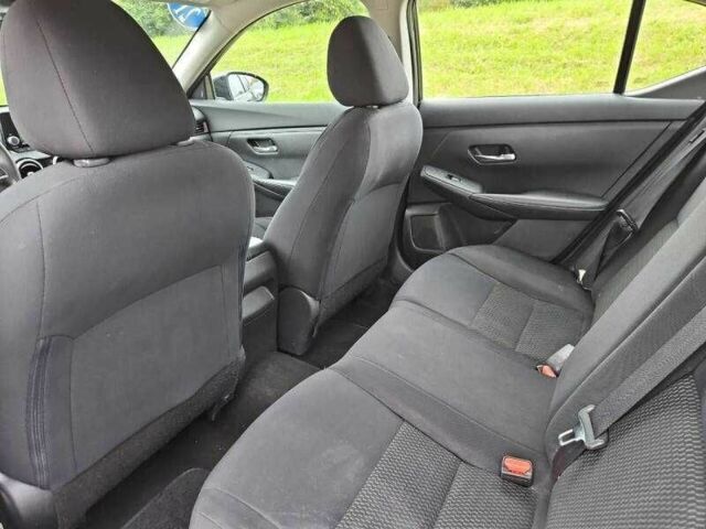 Черный Ниссан Сентра, объемом двигателя 2 л и пробегом 32 тыс. км за 2700 $, фото 8 на Automoto.ua