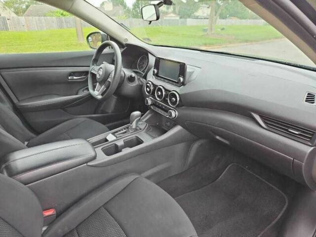 Черный Ниссан Сентра, объемом двигателя 2 л и пробегом 32 тыс. км за 2700 $, фото 7 на Automoto.ua