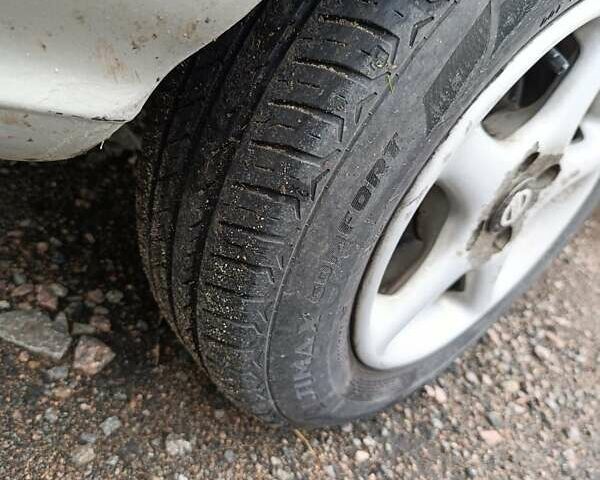 Серый Ниссан Сентра, объемом двигателя 1.6 л и пробегом 292 тыс. км за 2200 $, фото 19 на Automoto.ua