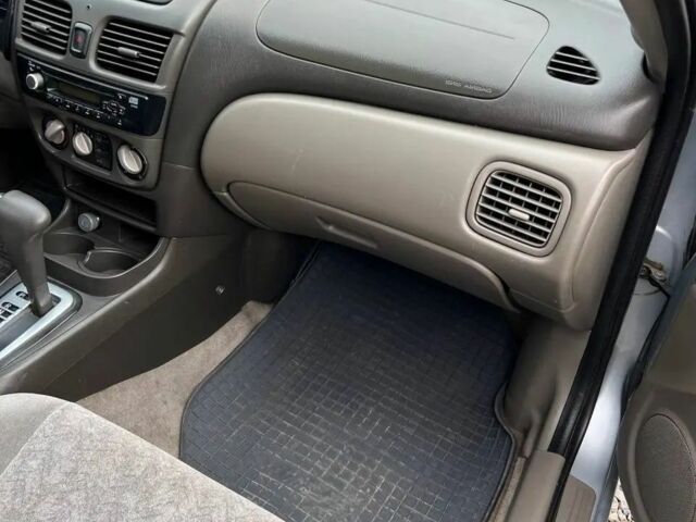 Серый Ниссан Сентра, объемом двигателя 0 л и пробегом 250 тыс. км за 2999 $, фото 5 на Automoto.ua