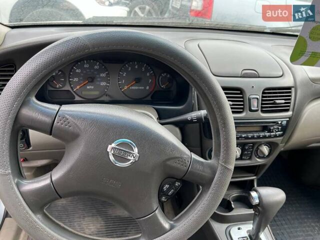 Серый Ниссан Сентра, объемом двигателя 1.77 л и пробегом 130 тыс. км за 3000 $, фото 7 на Automoto.ua