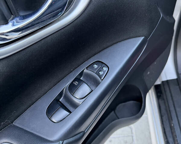 Серый Ниссан Сентра, объемом двигателя 1.8 л и пробегом 95 тыс. км за 10900 $, фото 13 на Automoto.ua