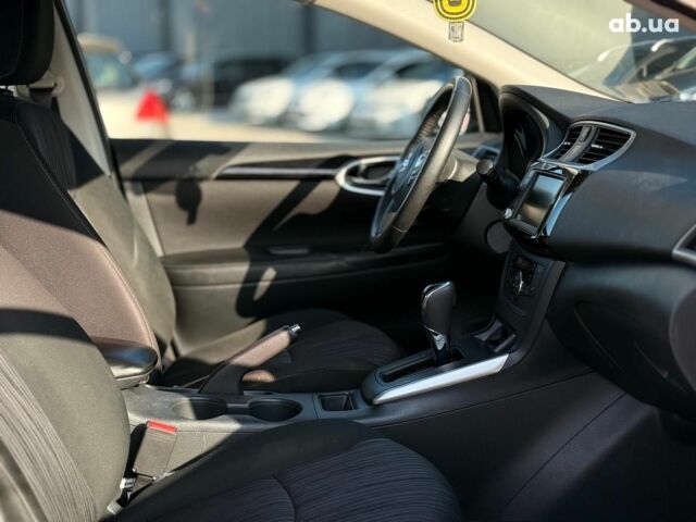 Серый Ниссан Сентра, объемом двигателя 1.8 л и пробегом 107 тыс. км за 10590 $, фото 8 на Automoto.ua