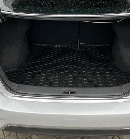 Серый Ниссан Сентра, объемом двигателя 1.8 л и пробегом 106 тыс. км за 11300 $, фото 3 на Automoto.ua