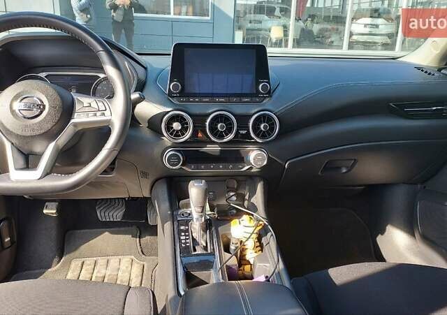 Серый Ниссан Сентра, объемом двигателя 2 л и пробегом 37 тыс. км за 17000 $, фото 5 на Automoto.ua