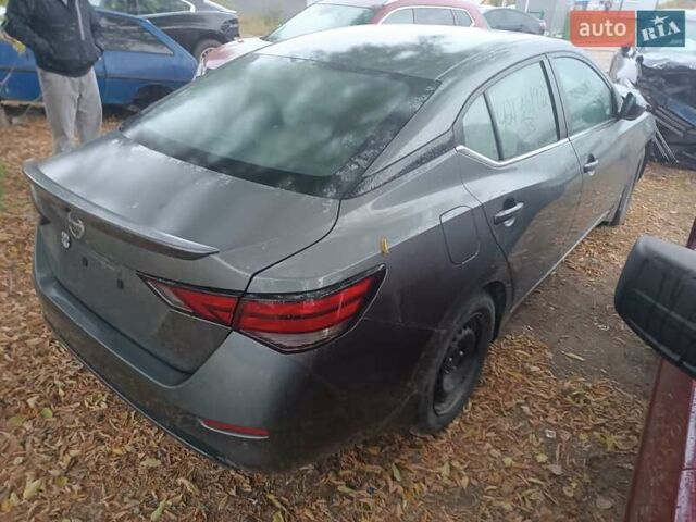 Серый Ниссан Сентра, объемом двигателя 2 л и пробегом 35 тыс. км за 9200 $, фото 3 на Automoto.ua