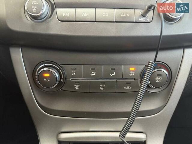 Ниссан Сентра 2013 в Киеве на Automoto.ua Синий Ниссан Сентра, объемом двигателя 1.6 л и пробегом 152 тыс. км за 6990 $, фото 22 на Automoto.ua