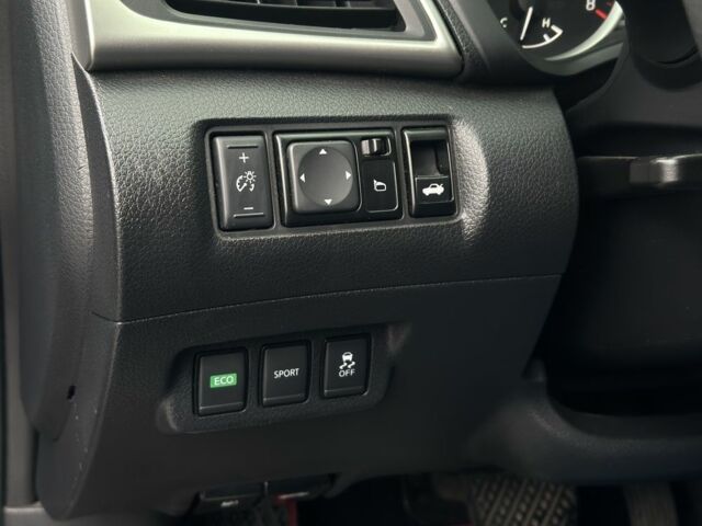 Ниссан Сентра 2017 в Киеве на Automoto.ua Синий Ниссан Сентра, объемом двигателя 1.8 л и пробегом 128 тыс. км за 9600 $, фото 15 на Automoto.ua