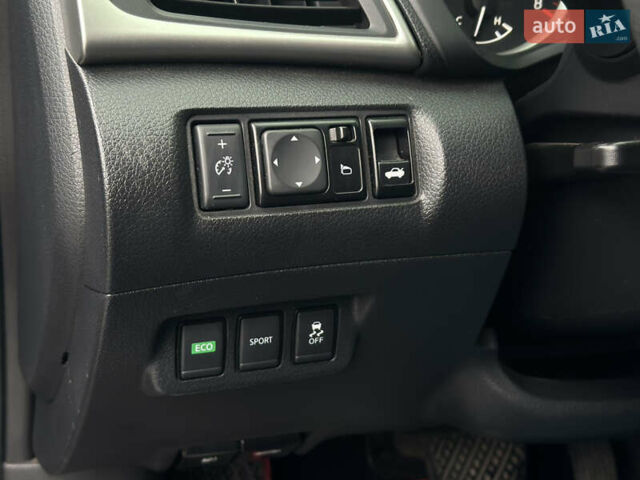 Ниссан Сентра 2017 в Киеве на Automoto.ua Синий Ниссан Сентра, объемом двигателя 1.8 л и пробегом 128 тыс. км за 9600 $, фото 28 на Automoto.ua