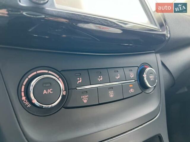 Синій Ніссан Сентра, об'ємом двигуна 1.8 л та пробігом 130 тис. км за 12500 $, фото 33 на Automoto.ua