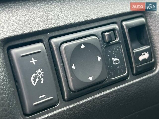 Синій Ніссан Сентра, об'ємом двигуна 1.8 л та пробігом 130 тис. км за 12500 $, фото 34 на Automoto.ua